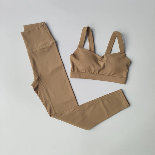 2-Piece Set - sports bra with high-waisted leggings