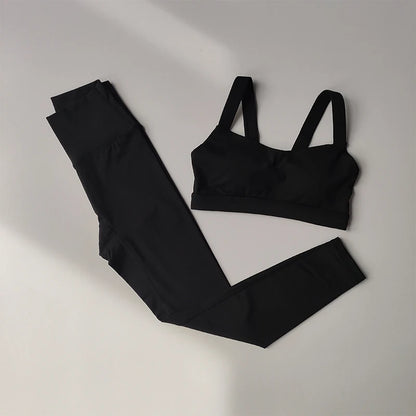 2-Piece Set - sports bra with high-waisted leggings