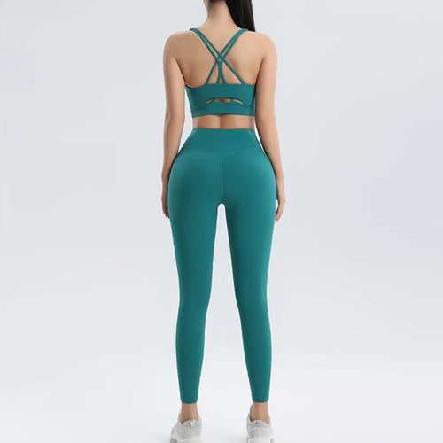 2-Piece Set - Supportive sports bra with high-waisted training pants