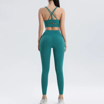 2-Piece Set - Supportive sports bra with high-waisted training pants