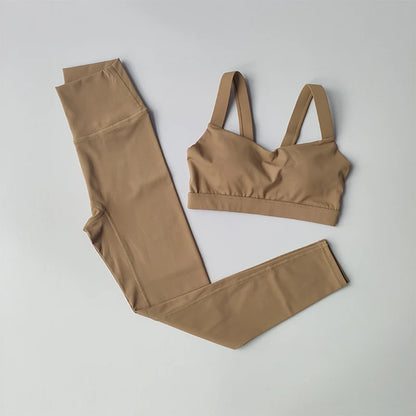 2-Piece Set - sports bra with high-waisted leggings