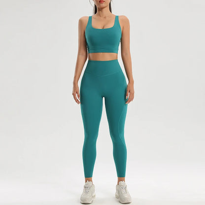 2-Piece Set - Supportive sports bra with high-waisted training pants