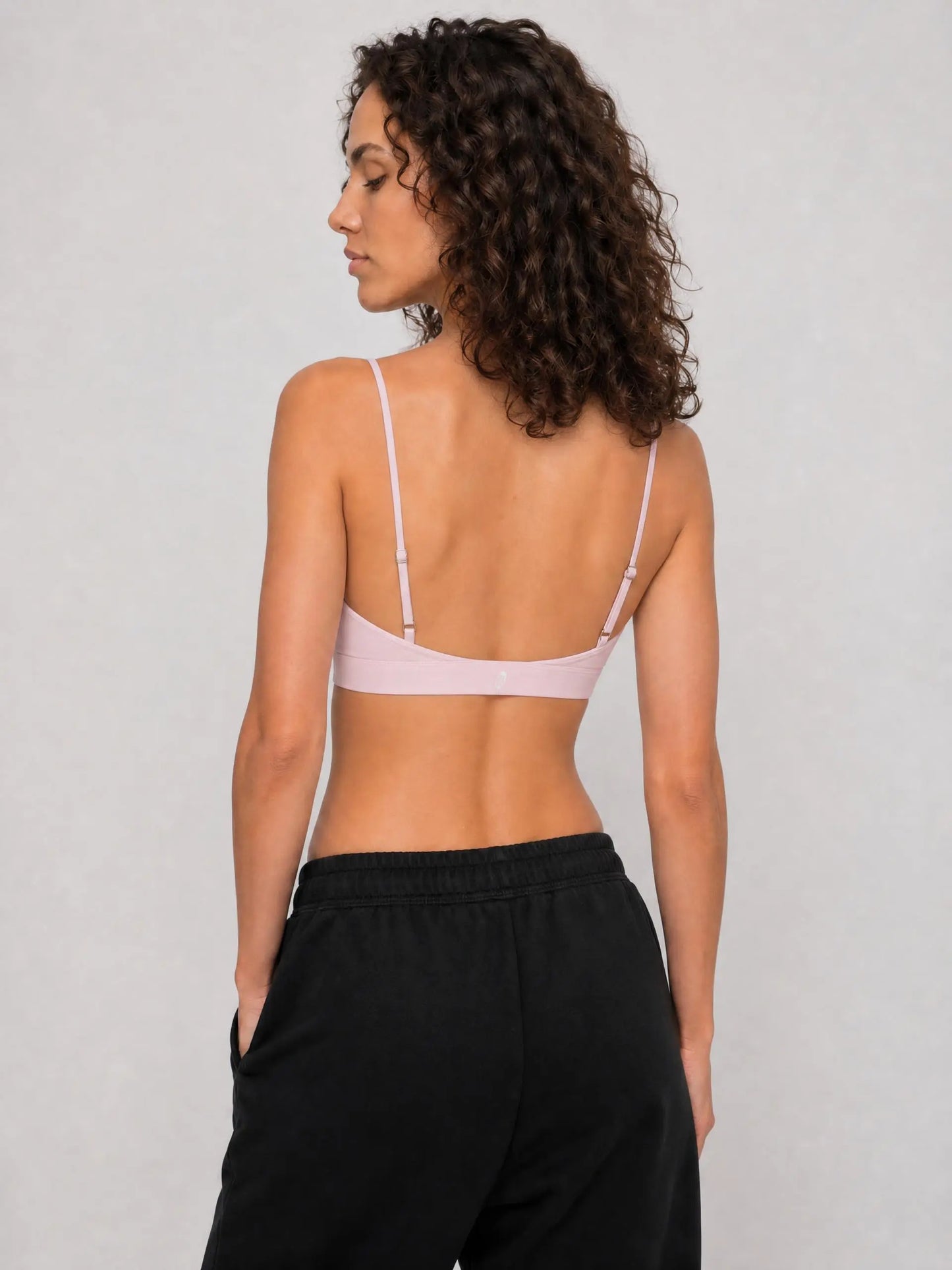 Women’s Cropped V-Neck Sports Bra